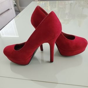 Brash Red Faux Suede Platform Stiletto Shoes 7.5. Perfect for Halloween Costume!